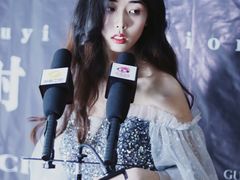 -五一换装自拍馆