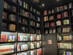 -钟书阁(松江泰晤士小镇店)