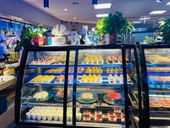 面包甜点陈列柜-乔哥铭洋海鲜自助(皇城恒隆广场店)