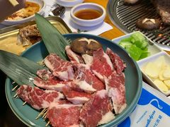 -草家酱蟹炭火烤肉店(珲春南路一店)
