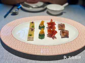 国金中心开业有半年多了，第一次过来逛