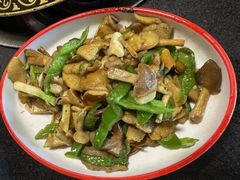 -小志家.野生菌鲜切牦牛肉牛杂火锅