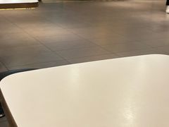 -麦当劳(上海虹桥站30B检票口楼上)