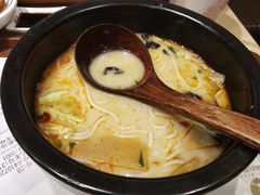 -蒙自源米线大王(东站店)