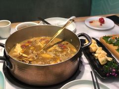 -六少·猪肚包鸡火锅(卓悦INTOWN店)