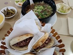 -闫家驴肉老店(华电一校店)