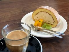 Flat&nbsp;white-black rainbow coffee