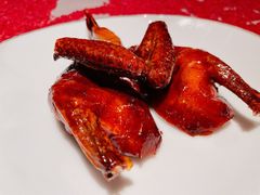 脆皮乳鸽-荣轩(新荣记环球金融中心店)