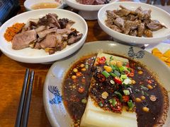 -老鼎万春卤菜(五代传承创始老店)