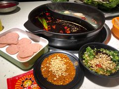-钢管厂五区小郡肝串串香(奥克斯广场锦城万达店)
