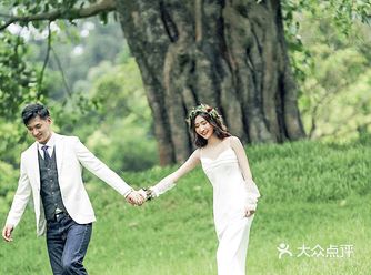 4很满意，0再就是场景非常漂亮，4服装也好看