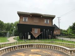 -金山农民画村-枫泾波兰倒置屋
