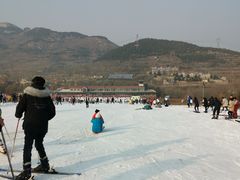 -济南卧虎山滑雪场