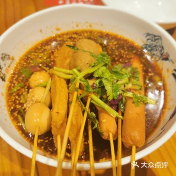 地址位于五马街大众影院边上有个蜜雪冰城的楼上