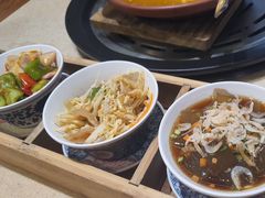 白菜芯拌海蜇皮-船梆煮•蒸汽海鲜·炉火烤肉(五四广场店)