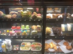 面包甜点陈列柜-星巴克(红房子店)