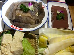 -贤合庄卤味火锅(安吉万达店)