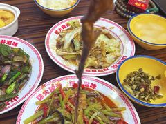 -山城欢现炒食堂(上海城店)