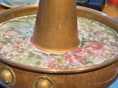 -洞庭洲·防空洞火锅·烧烤·铜锅涮肉(新百广场店)