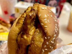 马来西亚脆薯黑椒鸡肉堡-麦当劳(展览路店)