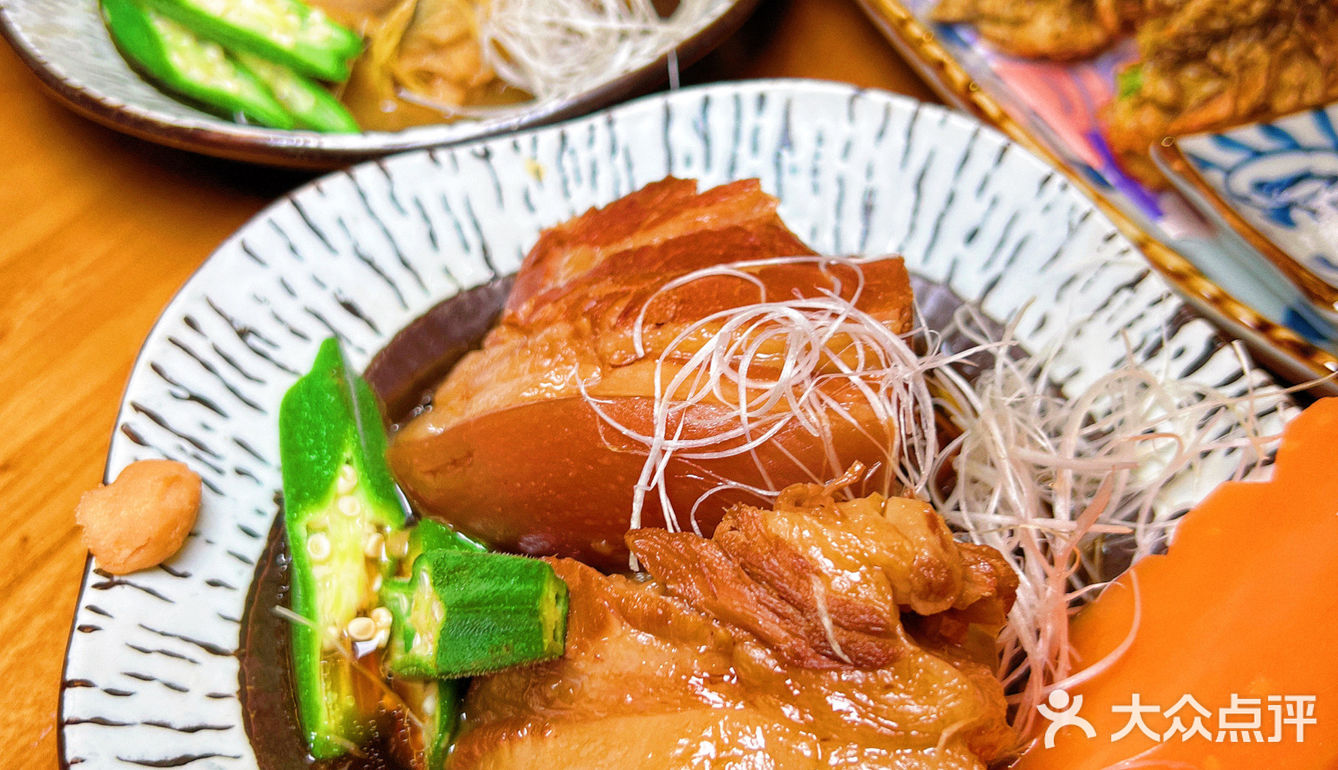 发现食物的99种味道｜今天吃了一大碗冲绳炖肉拌饭