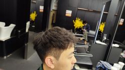 -侨治发型