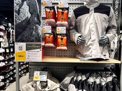 -迪卡侬(环球港店)