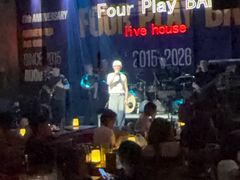 -FOUR PLAY BAR