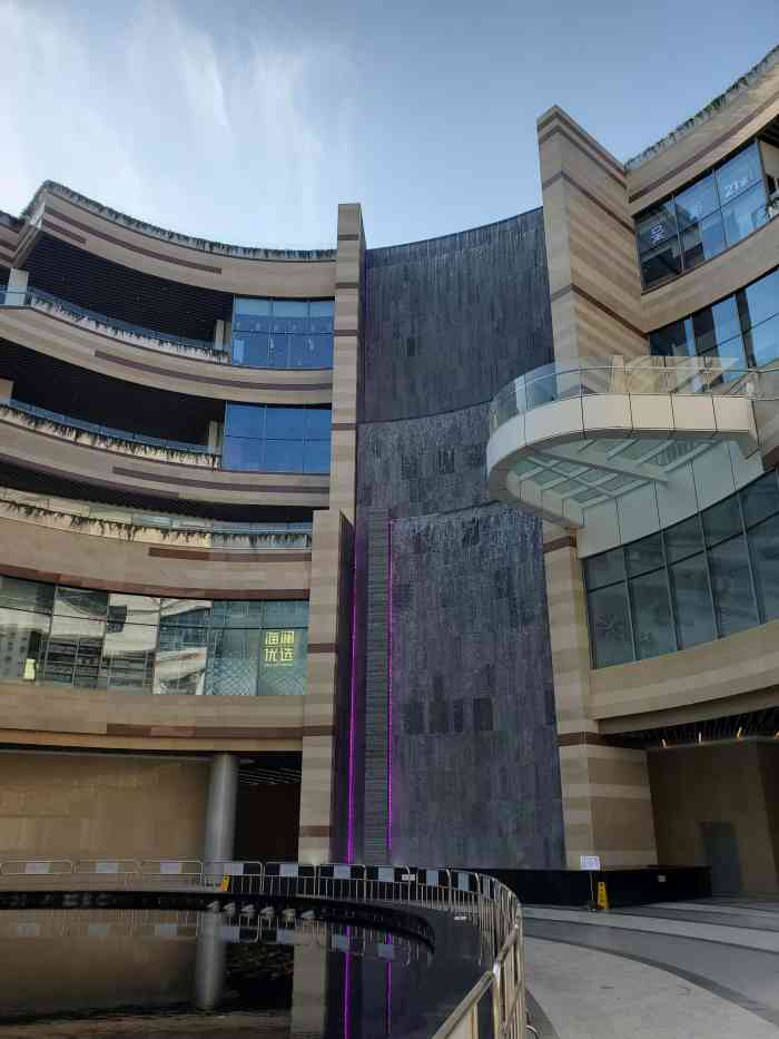 无锡八佰伴(中山路店)-"八佰伴位于中山路,是无锡老牌的几家大型商.