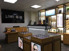 -LOGO眼镜·蔡司品牌折扣店(龙华清湖店)