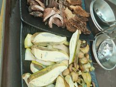 -蘑统田下·野生菌火锅