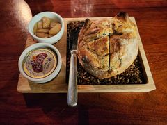 餐前面包-上海柏悦酒店·世纪100牛排馆