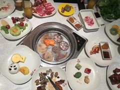 -佰烧海鲜烤肉火锅自助(世茂国际广场店)