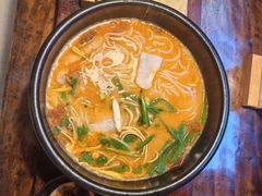 -银米·云南传统过桥米线(双廊黑金冠店)