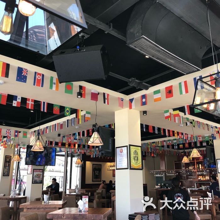 卢卡斯餐厅酒吧