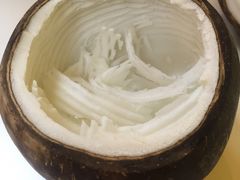-志龙皇冠吃货椰子铺