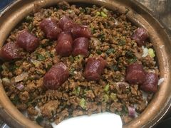 鹅乸腊肠煲仔饭-阳江河堤老牌曾记美食
