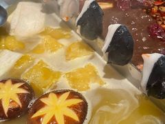 红颜花胶鸡锅-湊湊火锅·茶憩(杭州湖滨银泰in77店)