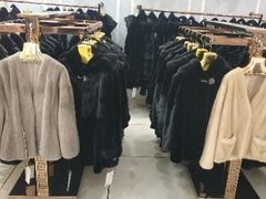 -肃宁华斯国际裘皮城