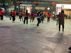 -鸿通城购物中心