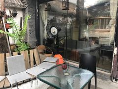 -脚下咖啡·CHILL酒馆(灵光东巷店)