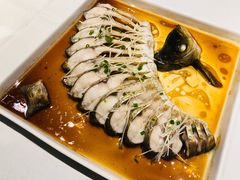 清蒸武昌鱼-莲餐厅·湖北菜·藕汤是头牌(愚园路店)