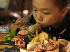 -more than meow吴止猫主题餐厅(承德 中船汇店)