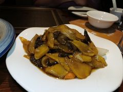 红蘑土豆片-七菜馆·东北菜·蒸饺(文体路店)