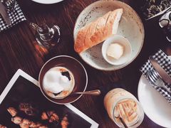 -ROAST coffee & eatery