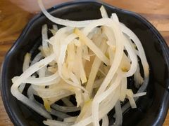 -丽虹云南过桥米线(兴工街店)