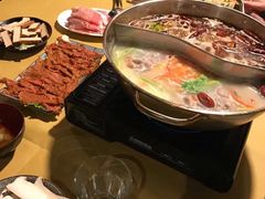 -江湖餐厅–重庆九宫格老火锅