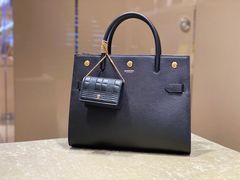 -BURBERRY(上海港汇恒隆广场店)