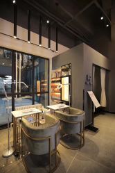 点击看大图 -MONE美发沙龙