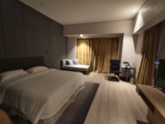 -上海虹桥西郊假日酒店